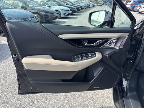Used 2025 Subaru Outback Limited image 9