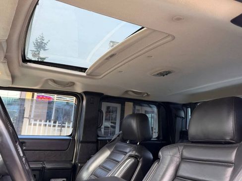 Used 2005 HUMMER H2 SUT w/ Preferred Equipment Group AWD/4WD image 13