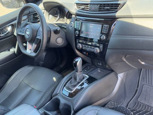 Used 2020 Nissan Rogue SL w/ Premium Package FWD image 9