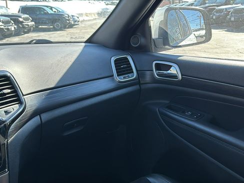 Used 2019 Jeep Grand Cherokee Altitude image 22