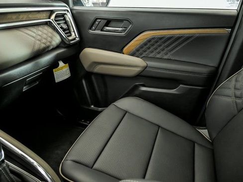 New 2026 GMC Canyon Denali image 19