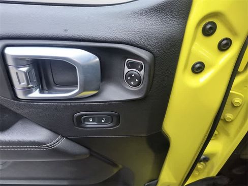 Used 2023 Jeep Wrangler Sahara image 13