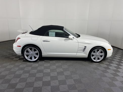 Used 2005 Chrysler Crossfire Limited RWD image 3