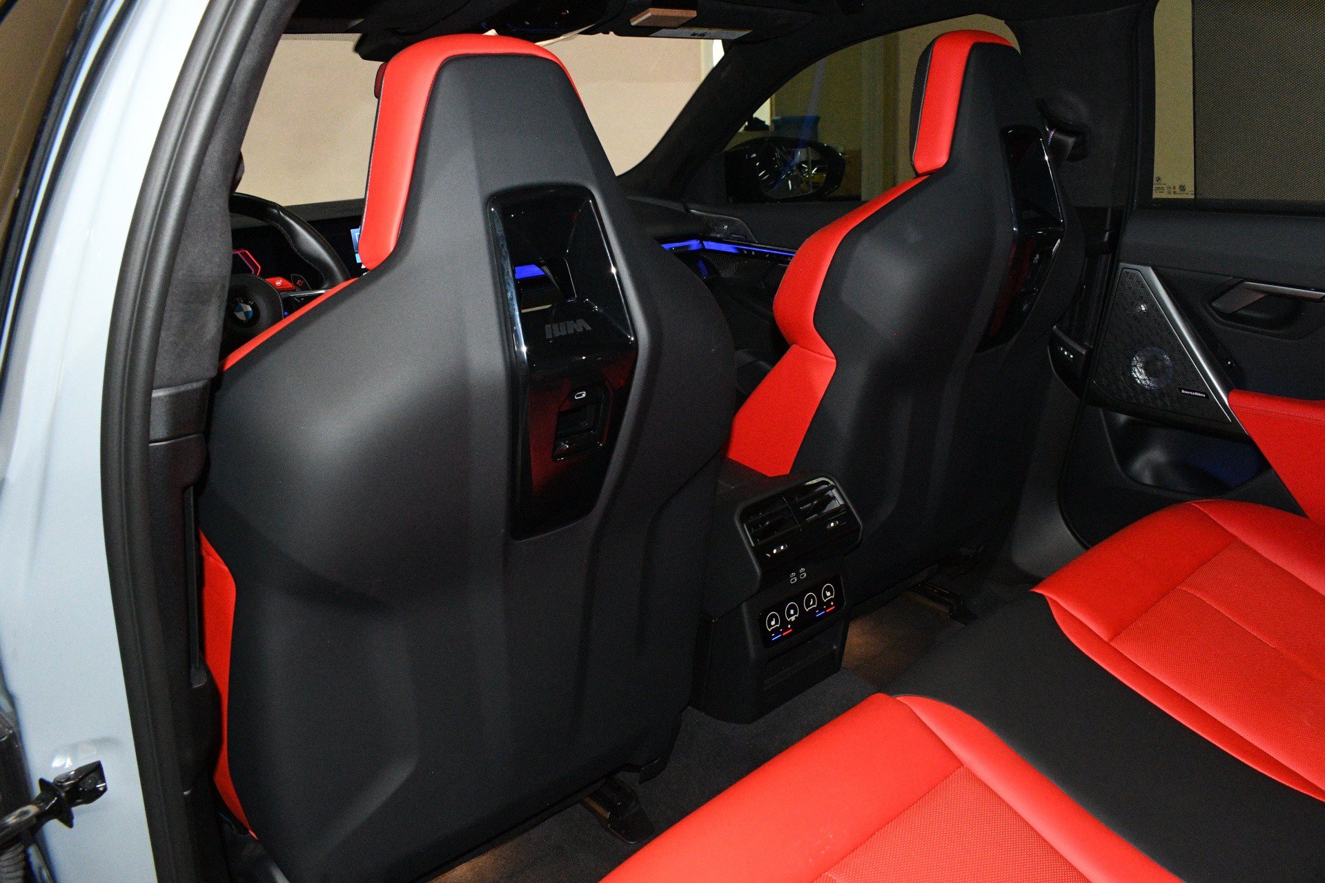 Used 2025 BMW M5 w/ Carbon Package AWD/4WD image 15