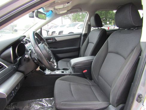 Used 2018 Subaru Outback 2.5i Premium AWD/4WD image 8