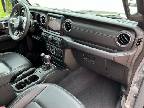 Used 2023 Jeep Wrangler Unlimited Sahara w/ Dual Top Group AWD/4WD image 18