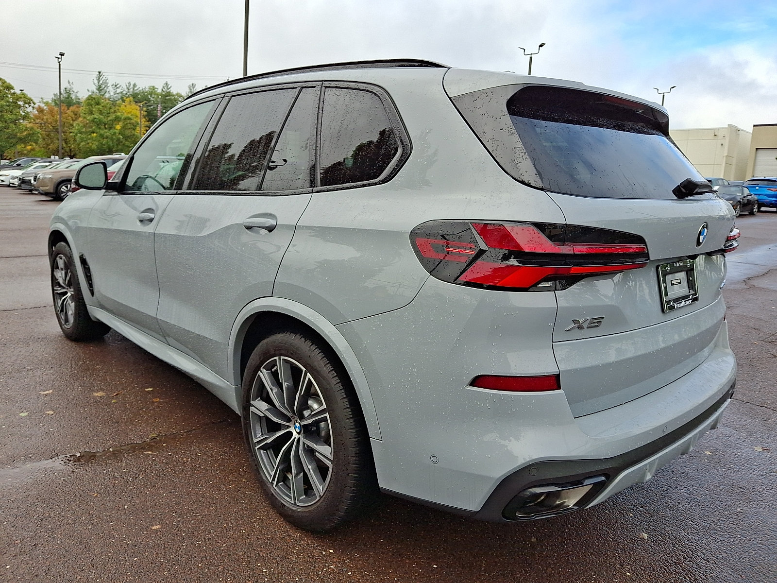 Used 2024 BMW X5 xDrive40i w/ M Sport Package AWD/4WD image 4