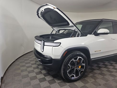 Used 2023 Rivian R1S Adventure image 14