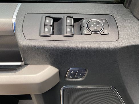 Used 2015 Ford F150 Lariat AWD/4WD image 12