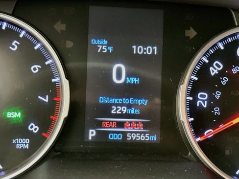 Used 2019 Toyota RAV4 LE w/ All Weather Liner Package AWD/4WD image 19
