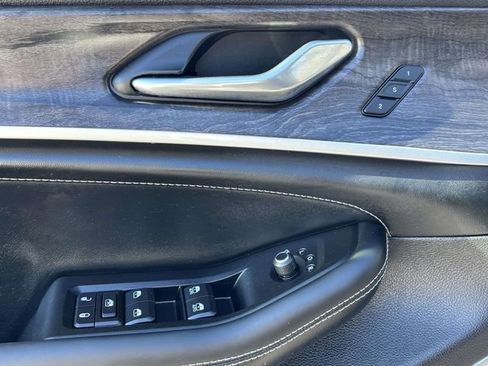 New 2026 Jeep Grand Cherokee Limited AWD/4WD image 17