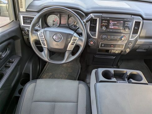 Used 2018 Nissan Titan S image 16