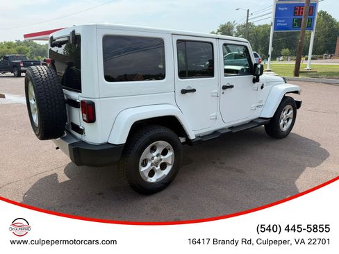Used 2012 Jeep Wrangler Unlimited Sahara w/ Connectivity Group AWD/4WD image 5
