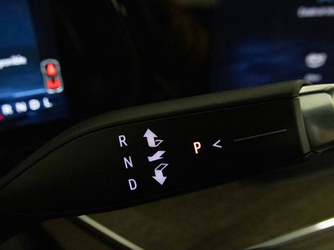 Certified 2025 Chevrolet Tahoe High Country w/ Sun And Tow Package image 28