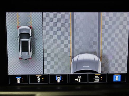 Certified 2022 GMC Terrain SLT w/ Tech Package image 55