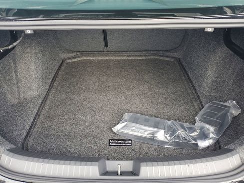 New 2025 Volkswagen Jetta SE image 15