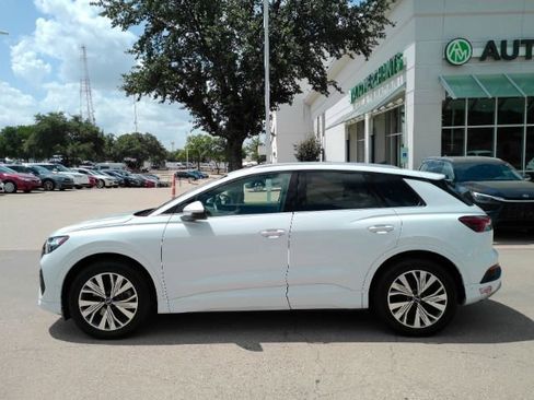 Used 2023 Audi Q4 e-tron Premium Plus w/ Premium Plus RWD image 16