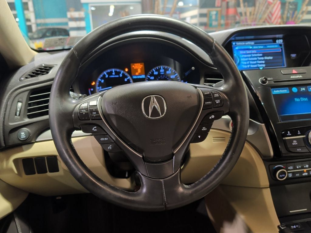Used 2016 Acura ILX FWD image 2