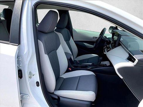 Used 2024 Toyota Corolla LE FWD image 9