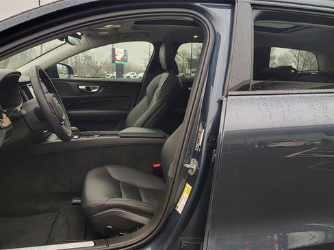 Certified 2025 Volvo V60 B5 Cross Country Plus image 7