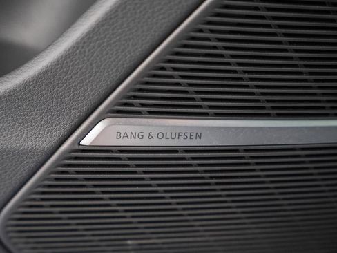 Used 2025 Audi Q8 Premium Plus AWD/4WD image 46