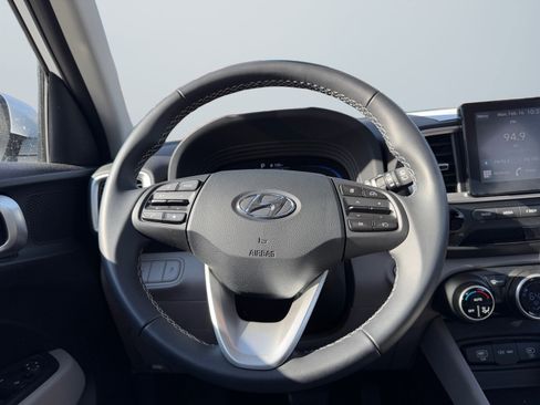 Certified 2025 Hyundai Venue SEL image 14