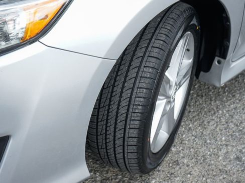 Used 2012 Toyota Camry SE FWD image 35