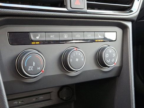 Certified 2022 Volkswagen Taos S image 16