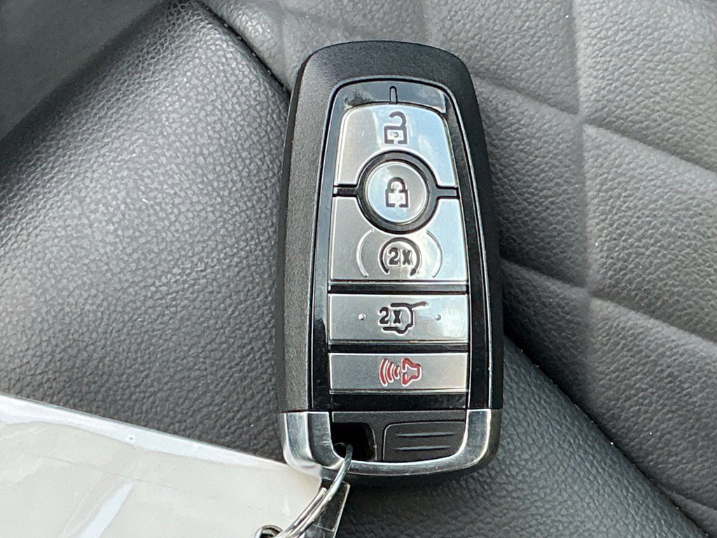Used 2023 Ford Edge Titanium AWD/4WD image 34