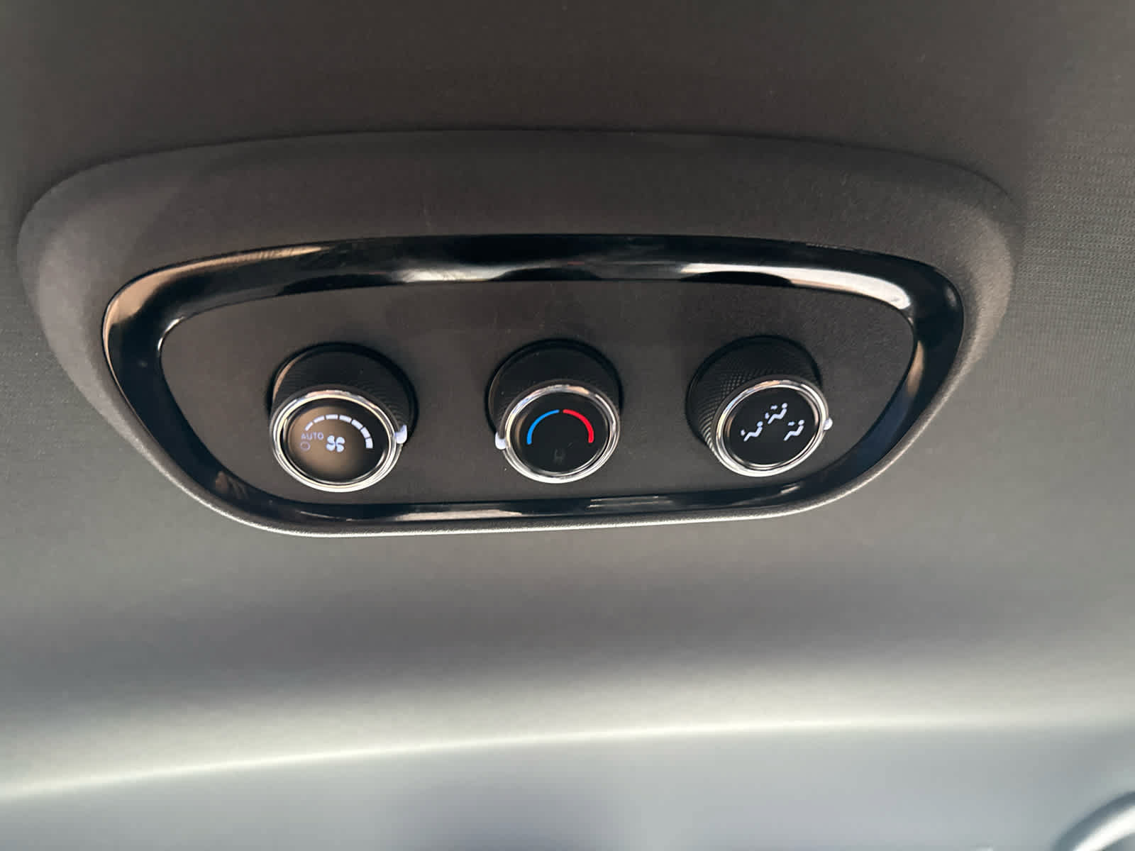 Used 2023 Dodge Durango GT AWD/4WD image 16