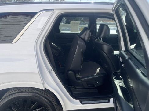 Used 2024 Hyundai Palisade Calligraphy image 17