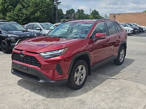 Used 2024 Toyota RAV4 XLE w/ Convenience Package image 4