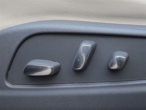 Used 2020 Cadillac XT6 Premium Luxury w/ LPO, Floor Liner Package image 26