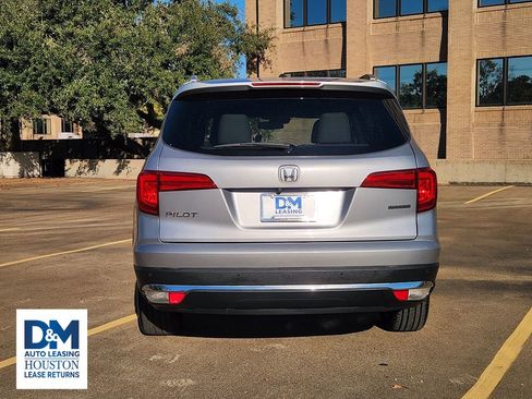 Used 2018 Honda Pilot Touring image 7