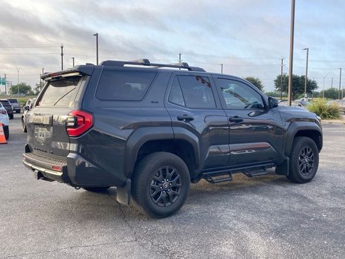 Used 2025 Toyota 4Runner SR5 AWD/4WD image 4