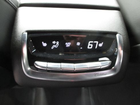 Used 2025 Cadillac XT6 Premium Luxury image 14