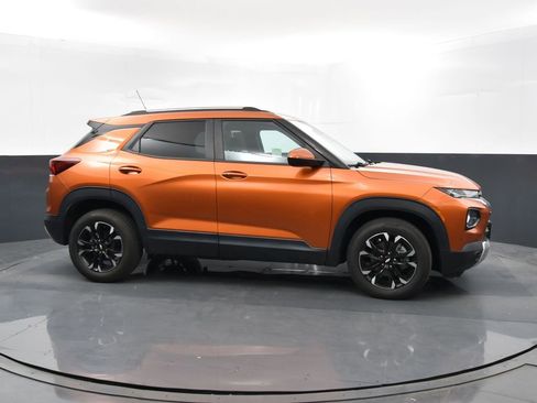 Used 2022 Chevrolet TrailBlazer LT w/ LPO, Blackout Package image 40