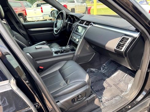 Used 2020 Land Rover Discovery Landmark image 35