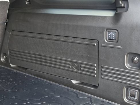 Used 2025 GMC Hummer EV 2X w/ LPO, Dark Essentials Package AWD/4WD image 41