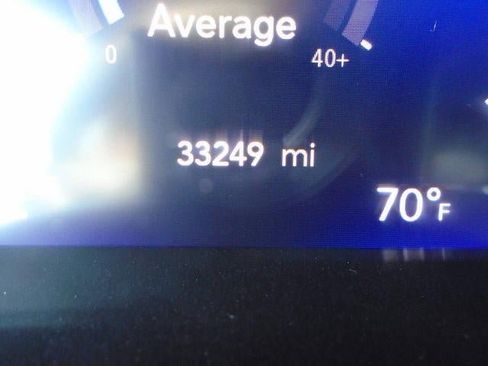Used 2025 Chrysler Pacifica Limited FWD image 6