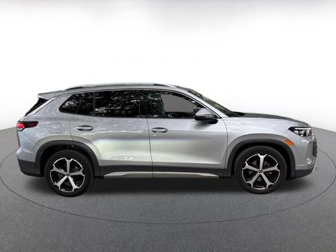 Used 2026 Volkswagen Tiguan SE FWD image 11