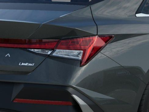 New 2026 Hyundai Elantra Limited FWD image 10