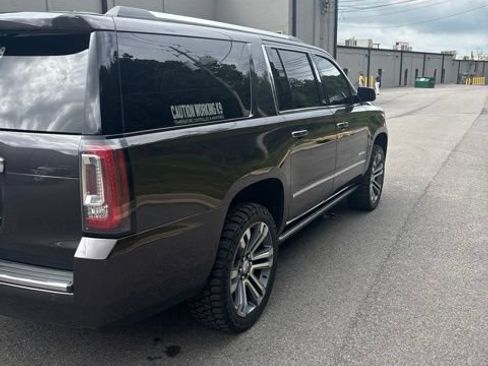 Used 2018 GMC Yukon XL Denali w/ Denali Ultimate Package AWD/4WD image 3