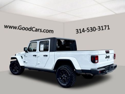 Certified 2022 Jeep Gladiator Willys image 4