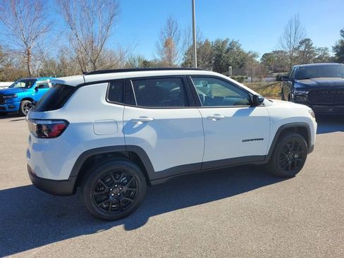 New 2026 Jeep Compass Latitude image 13