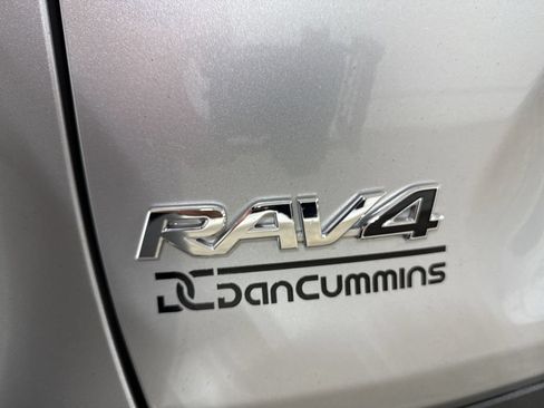 Used 2025 Toyota RAV4 XLE AWD/4WD image 25