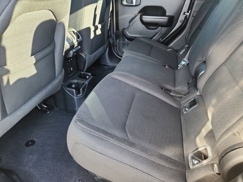Used 2021 Jeep Gladiator Sport image 11