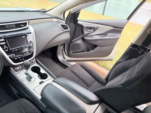 Used 2016 Nissan Murano S image 11