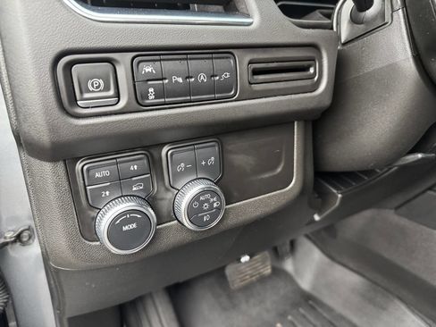 Used 2022 GMC Yukon XL SLE w/ Gmc Pro Safety Plus Package image 17