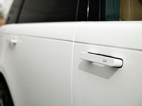 New 2026 Land Rover Range Rover Long Wheelbase SE image 14